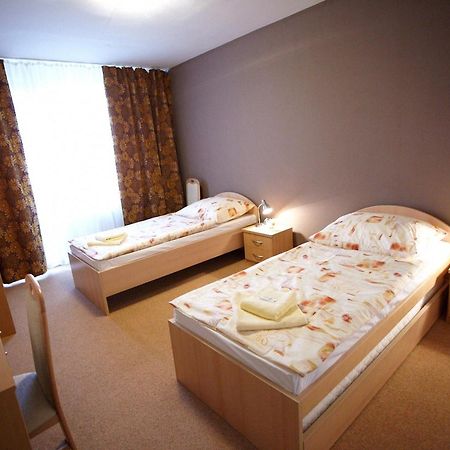 Hotel Spectrum Trnava Oda fotoğraf