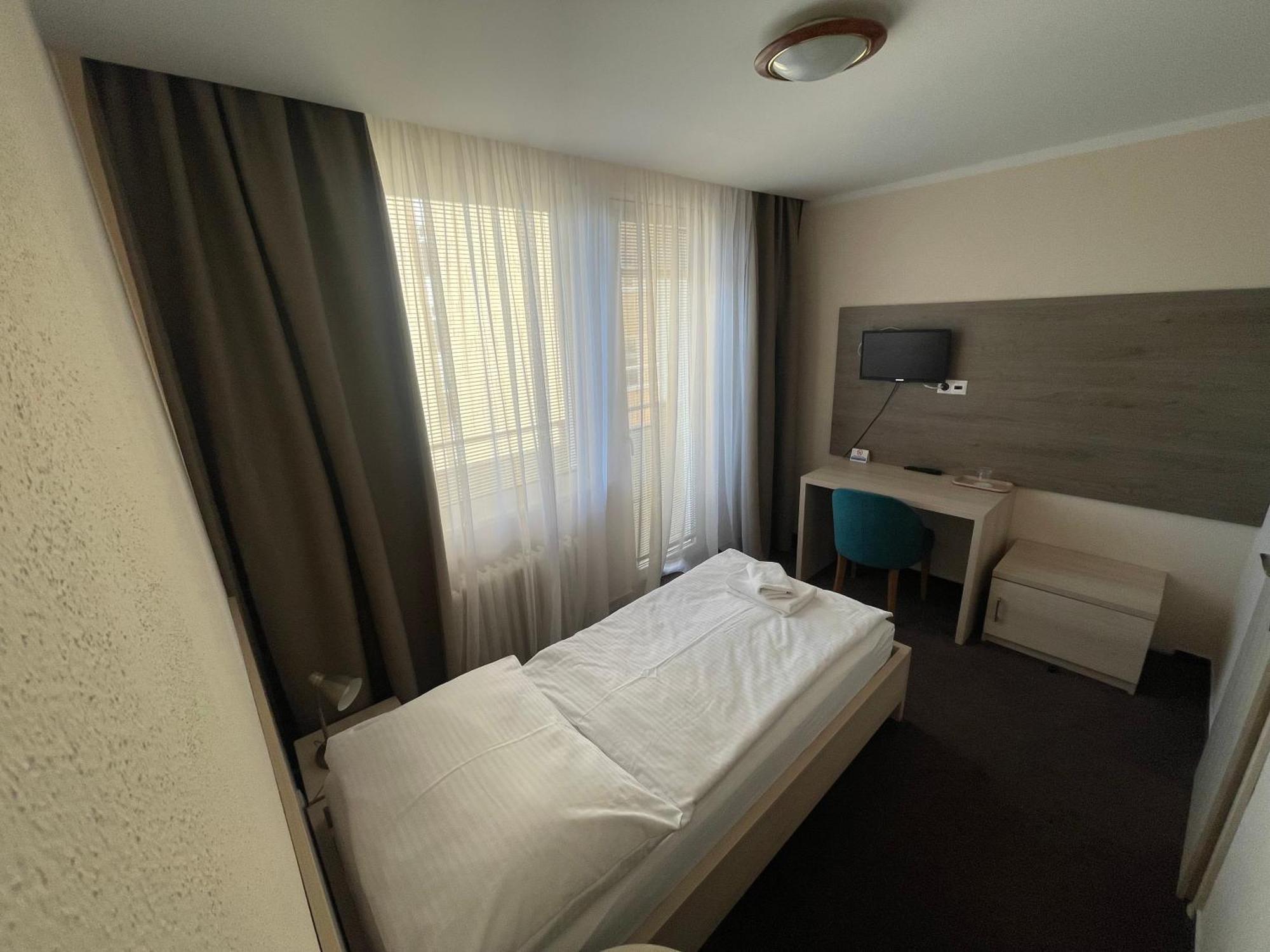 Hotel Spectrum Trnava Dış mekan fotoğraf